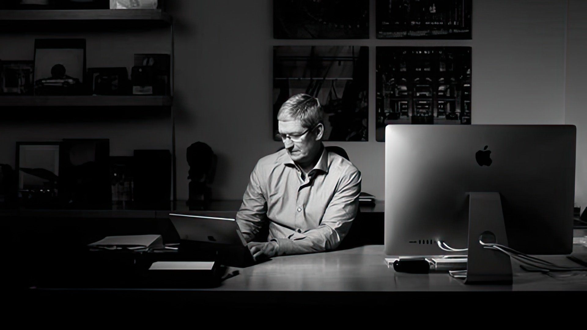 Работает Кук практически без выходных