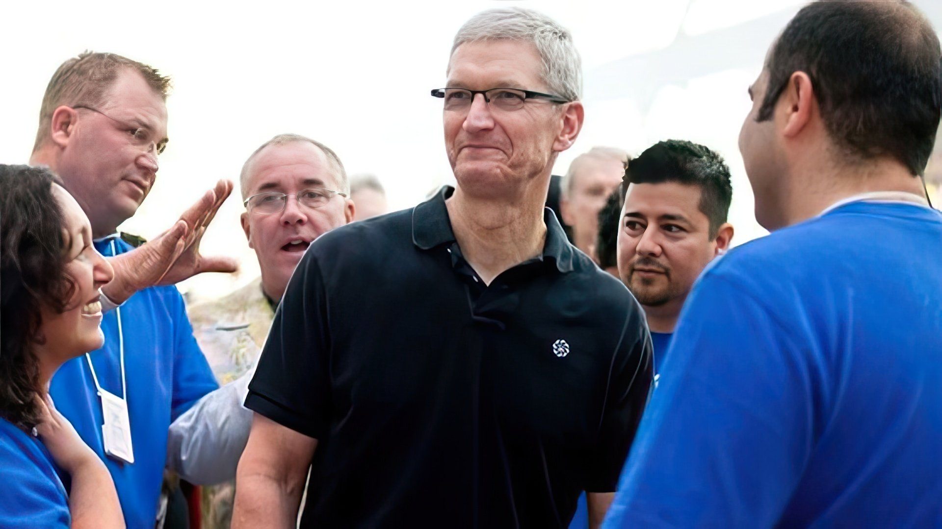 За 2017 год Apple под руководством Кука переманил к себе порядка 50 сотрудников Tesla